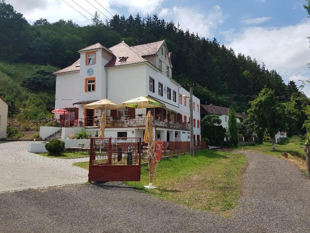 Penzion Na Pracharne Kladruby  Экстерьер фото