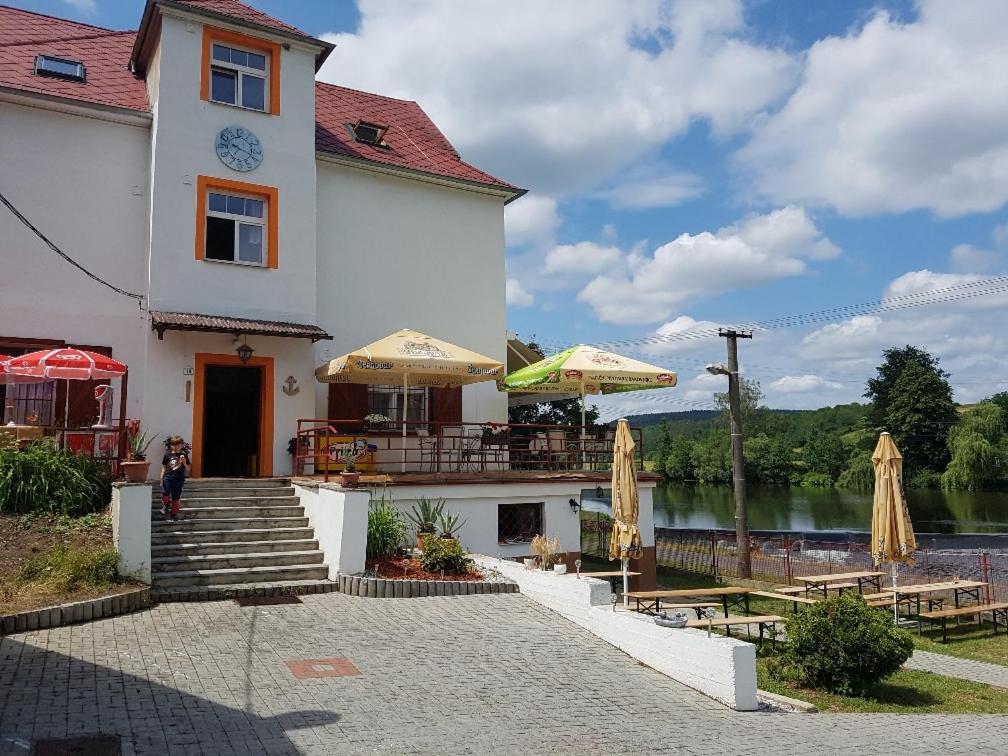 Penzion Na Pracharne Kladruby  Экстерьер фото